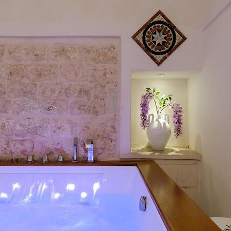 Апартаменти Stairway With Jacuzzi By Wonderful Italy Остуні Екстер'єр фото